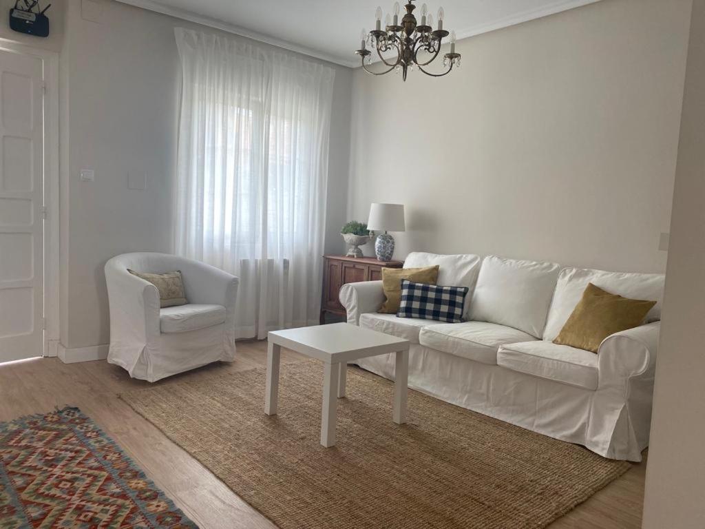 Aparthotel La Casita De El Montan Baja Avilés Exterior foto